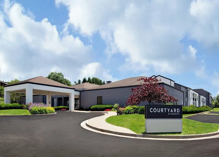 Courtyard By Marriott Pittsburgh AirportAirport Hotel